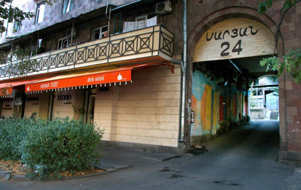 Apartment On Saryan 24 Yerevan Exterior photo